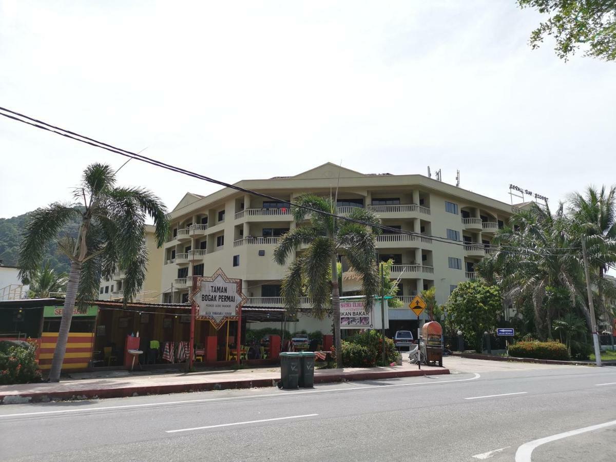 Sea & Wave #1 Coral Bay Apartment Pekan Pangkor Esterno foto